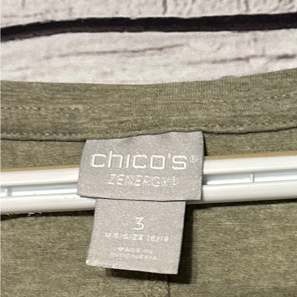 Chico’s zenergy Sage Green V-Neck Pocket Tee Size 3 (US 16–18) - Picture 2 of 5